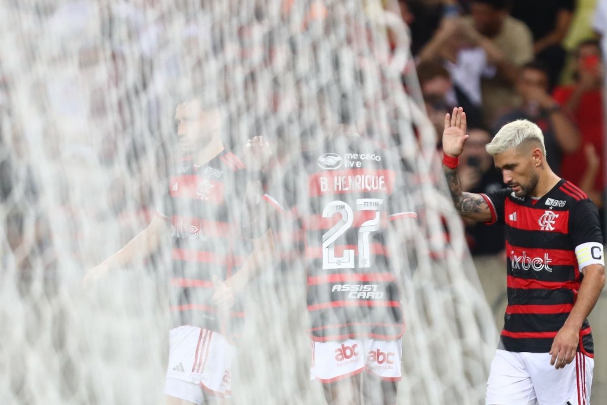 TIME BLINDADO! DEFESA DO FLAMENGO CHEGA AO SÉTIMO JOGO SEGUIDO SEM TOMAR GOL